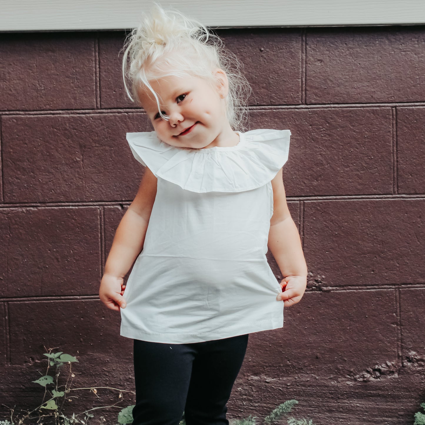 Baby girl off-white ruffle collar top